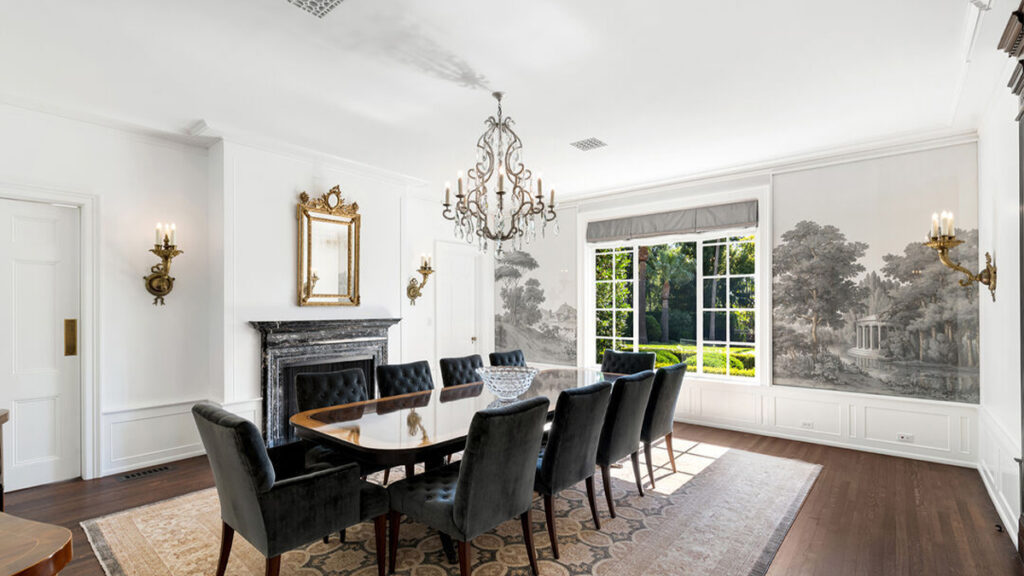 Arakelian Family House Athens Services