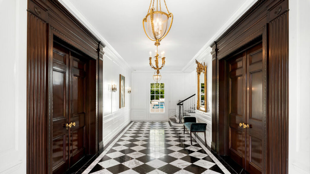 Arakelian Family House Athens Services